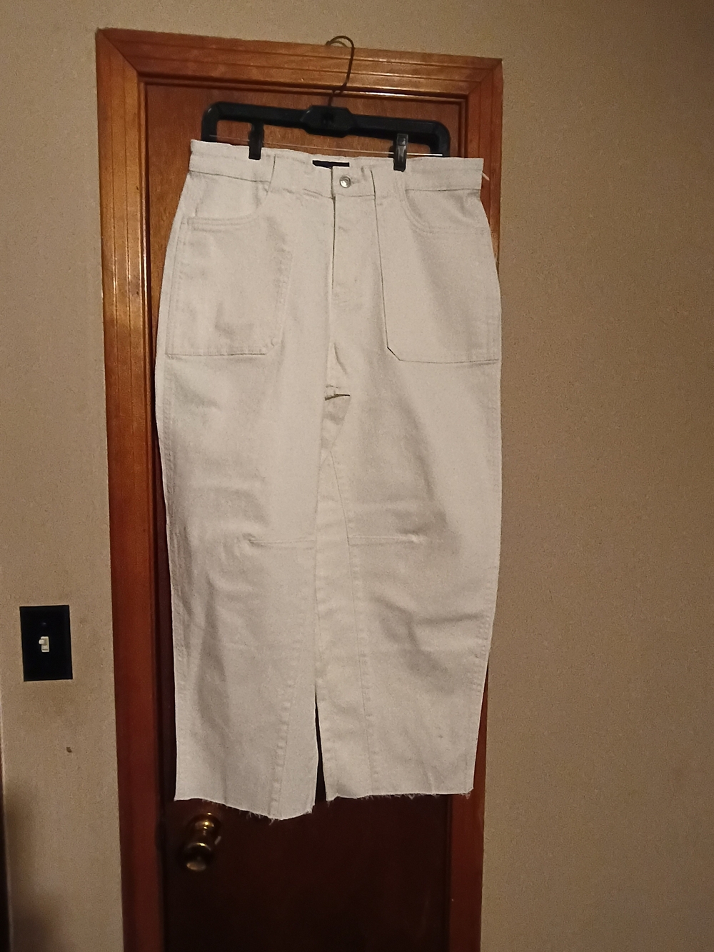 White High-Wais Pants with Front Pockets